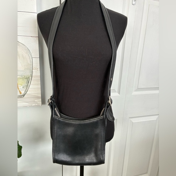Coach Handbags - Coach Black Leather Messenger Bag